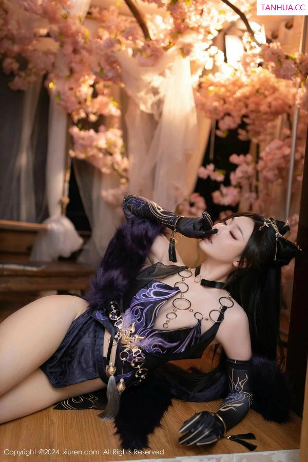 逗逗DouDou  [XiuRen]高清写真图 2024.03.14 No.8232 小逗逗 美腿性感第11张图片